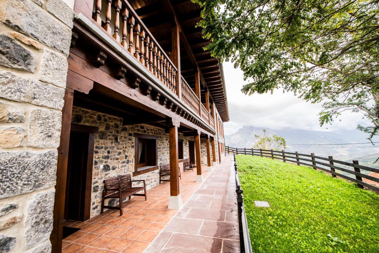 Apartamentos Los Picos De Europa Colio ภายนอก รูปภาพ