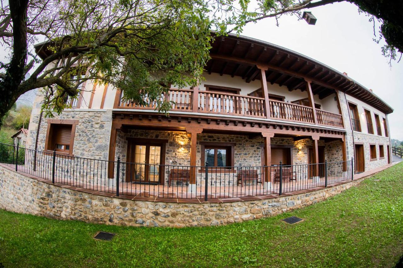 Apartamentos Los Picos De Europa Colio ภายนอก รูปภาพ