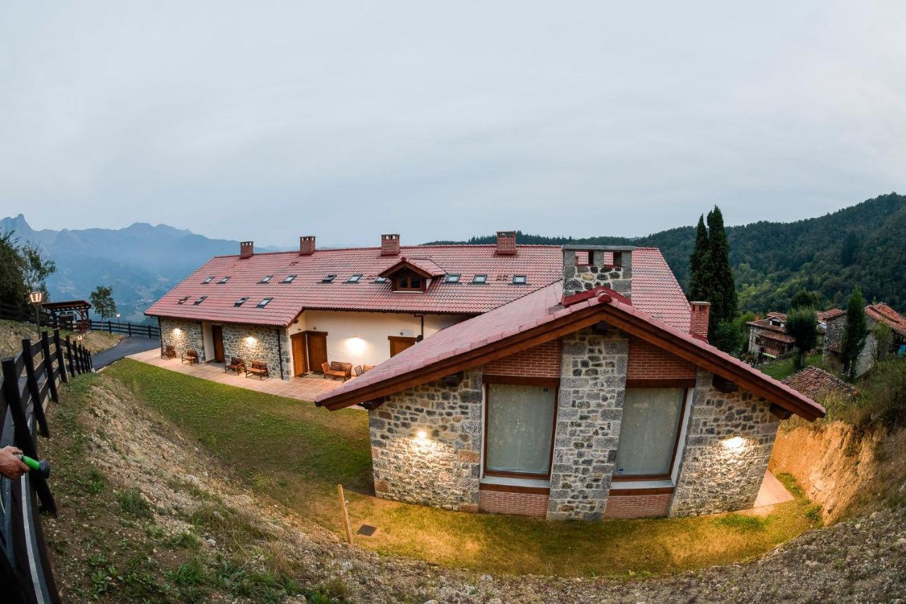 Apartamentos Los Picos De Europa Colio ภายนอก รูปภาพ