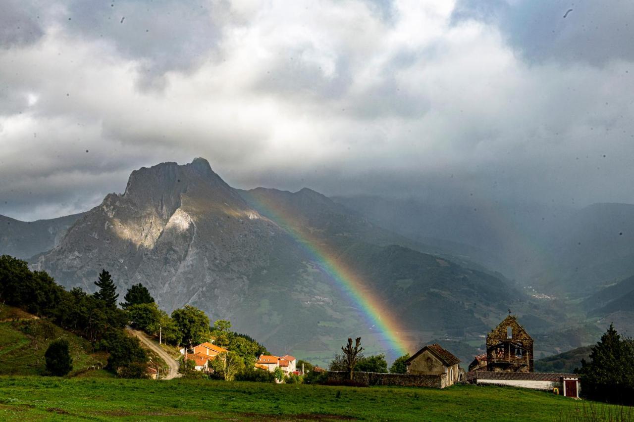 Apartamentos Los Picos De Europa Colio ภายนอก รูปภาพ