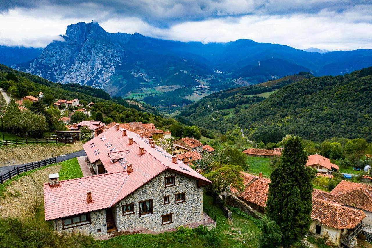 Apartamentos Los Picos De Europa Colio ภายนอก รูปภาพ