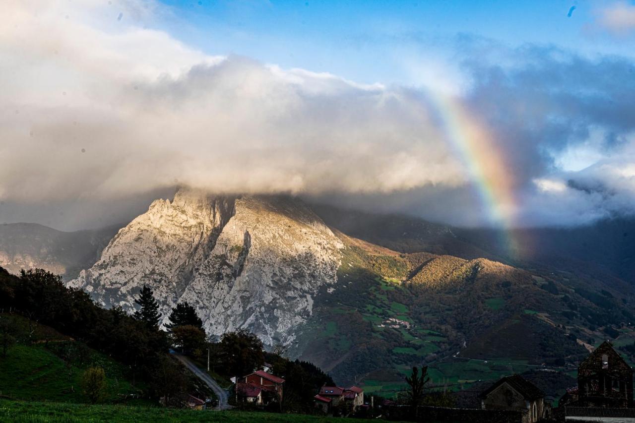 Apartamentos Los Picos De Europa Colio ภายนอก รูปภาพ